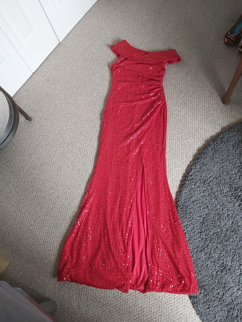 One-Shoulder Sequin Evening Gown Size S - Picture 5 of 6